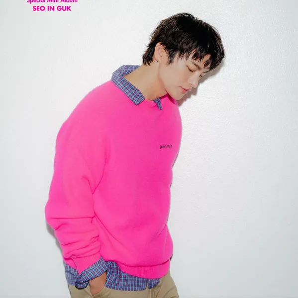 Popular photo full of fans’ love for Seo Inguk