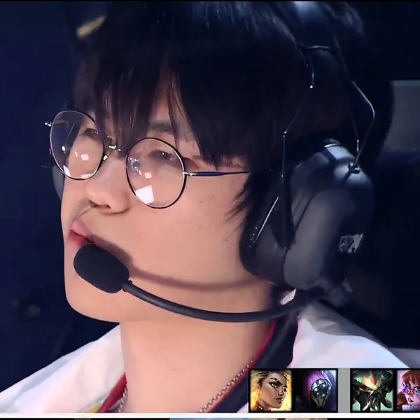 Popular photo full of fans’ love for Oner