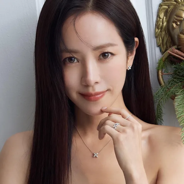 오늘 가장 사랑받은 한지민의 모습