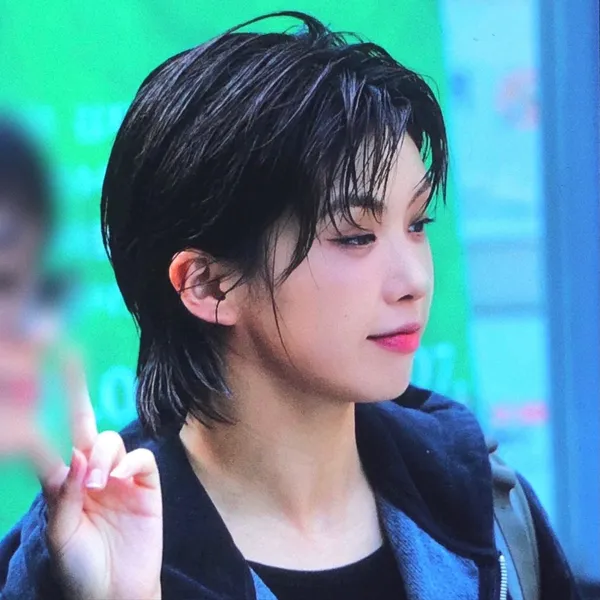 Popular photo full of fans’ love for Aiki