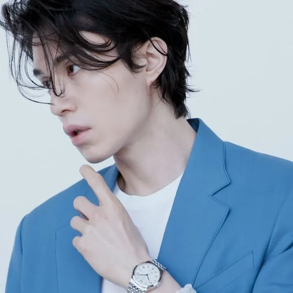 Popular photo full of fans’ love for Lee Dongwook