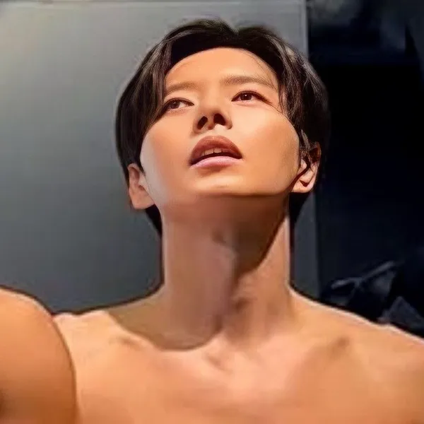 The most loved look of Park Haejin today