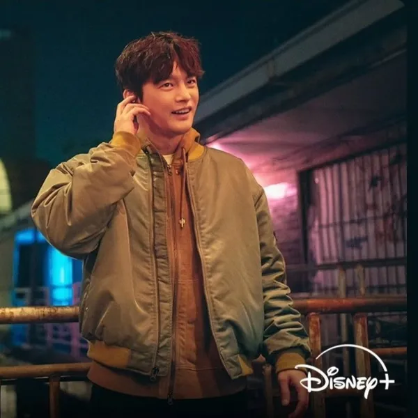 The most loved look of Seo Inguk today