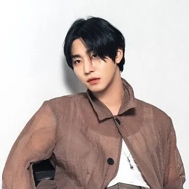 The most loved look of Ahn Hyoseop today