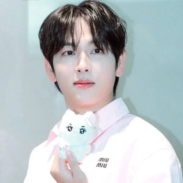 Popular photo full of fans’ love for Lim Siwan