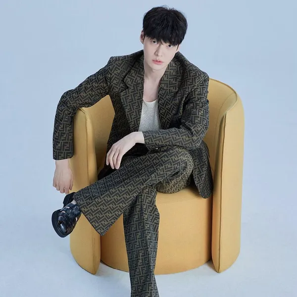 Foto populer Ahn Jaehyun yang penuh cinta dari penggemar
