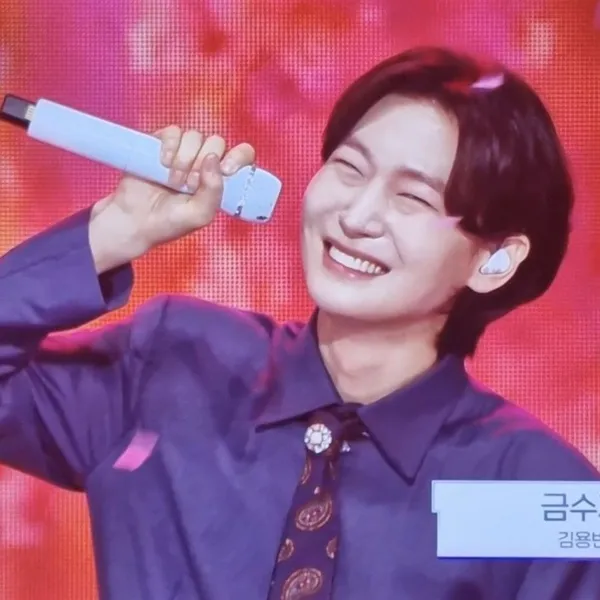 Popular photo full of fans’ love for Kim Yongbin