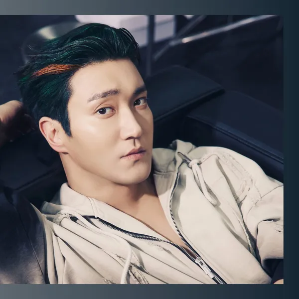 The most loved look of Choi Siwon today