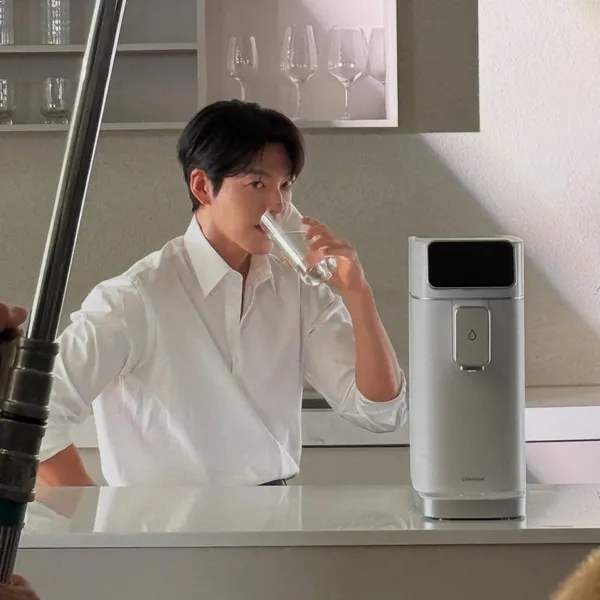Top moment of Kim Woobin chosen by fans