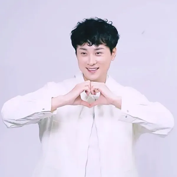 The most loved look of Min Kyunghoon today