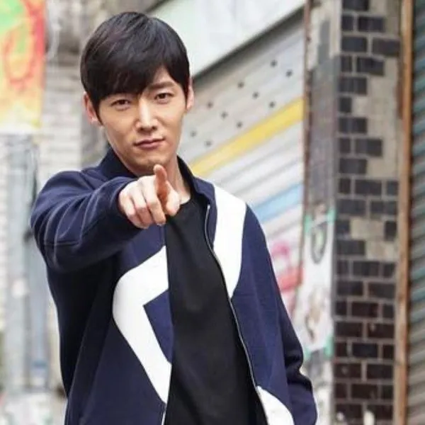 Popular photo full of fans’ love for Choi Jinhyuk