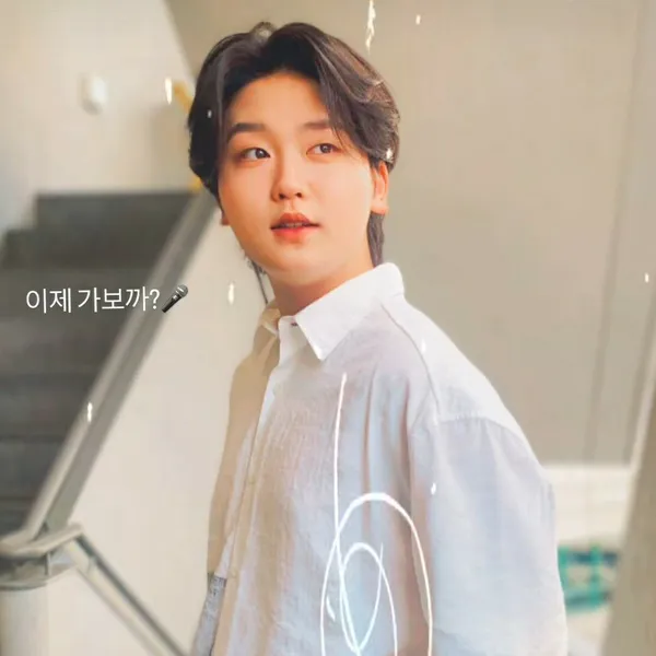 Popular photo full of fans’ love for Park Sungon