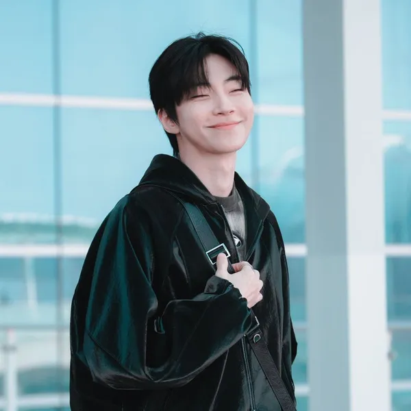 Popular photo full of fans’ love for Hwang Inyoup