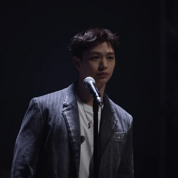 The most loved look of Yook Sungjae today