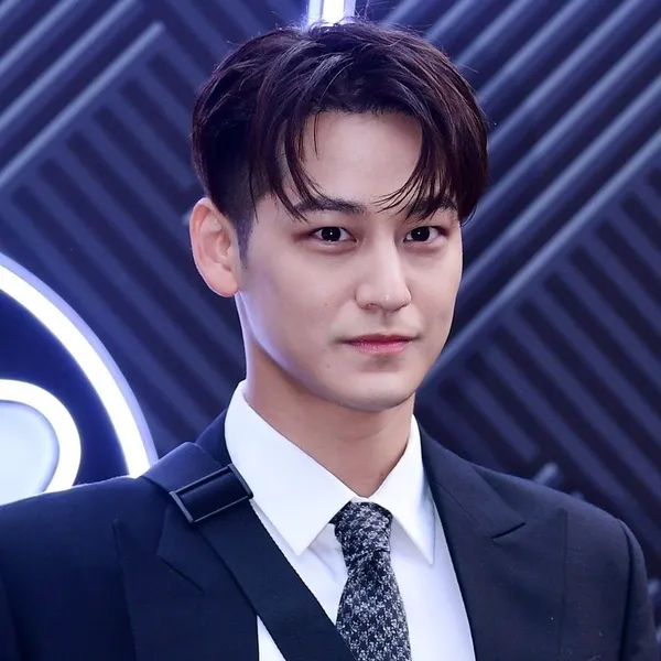 Popular photo full of fans’ love for Kim Bum