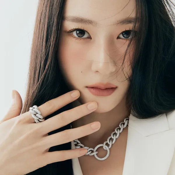 Popular photo full of fans’ love for Krystal