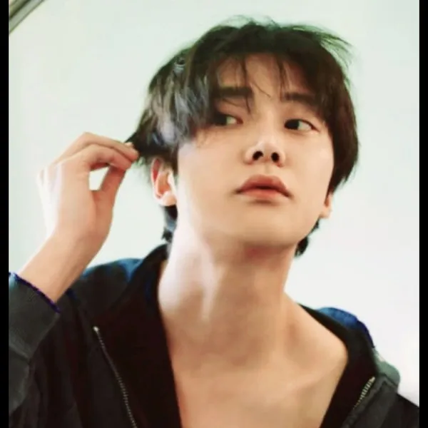 The most loved look of Rowoon today