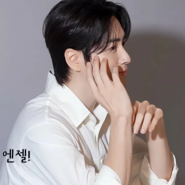 Popular photo full of fans’ love for Lee Joonhyuk