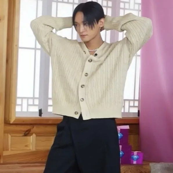 Popular photo full of fans’ love for Choi Hojong