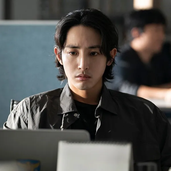 Popular photo full of fans’ love for Lee Soohyuk
