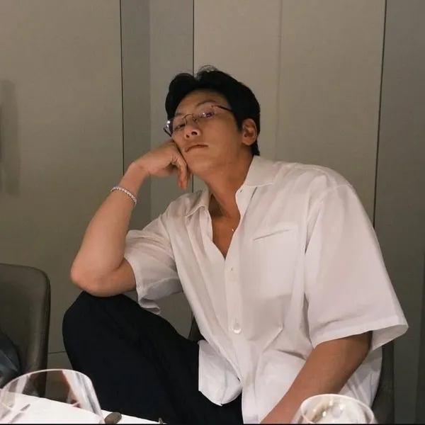 Popular photo full of fans’ love for Ji Changwook