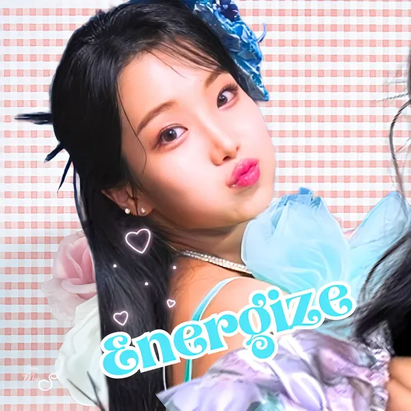 The most loved look of Kim Soyeon (2004) today