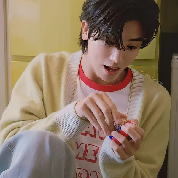 Popular photo full of fans’ love for Park Hyungsik