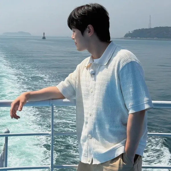 Foto populer Kim Junghyun yang penuh cinta dari penggemar