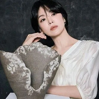 The most loved look of Song Hyekyo today