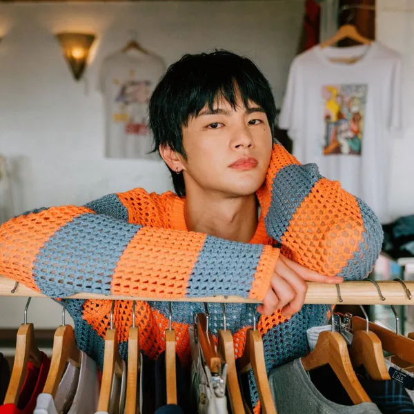 Popular photo full of fans’ love for Seo Inguk