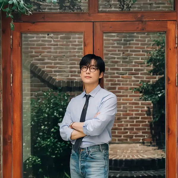 Popular photo full of fans’ love for Namkoong Min