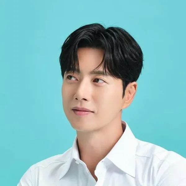 The most loved look of Park Haejin today