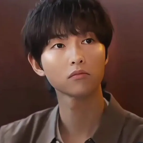 The most loved look of Song Joongki today