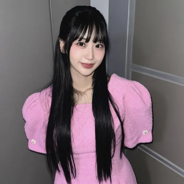 The most loved look of Kang Hyeyeon today