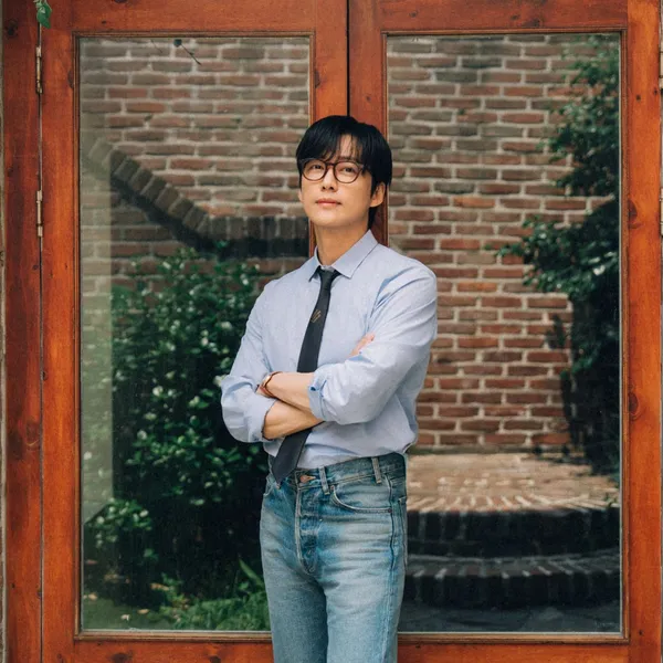 Popular photo full of fans’ love for Namkoong Min