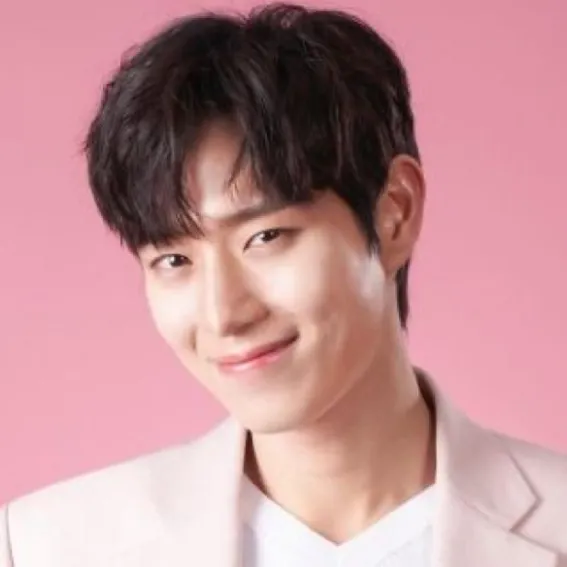 Popular photo full of fans’ love for Kim Youngdae