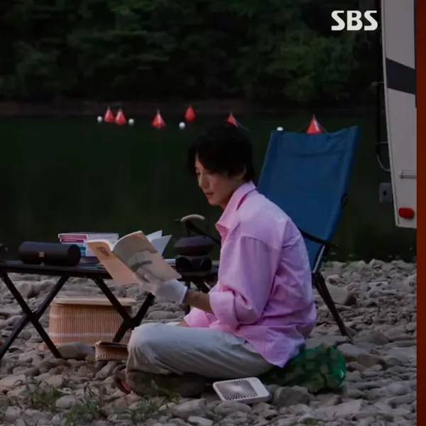 The most loved look of Yoon Shiyoon today