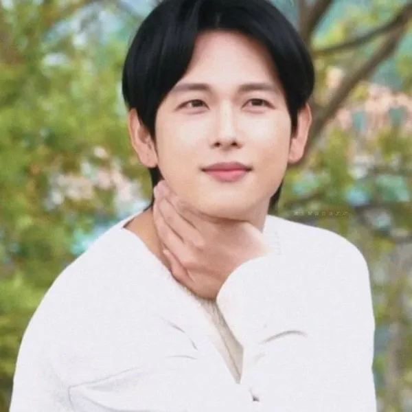 The most loved look of Lim Siwan today