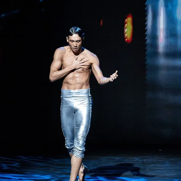 Popular photo full of fans’ love for Choi Hojong