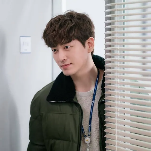 Popular photo full of fans’ love for Lee Joonhyuk