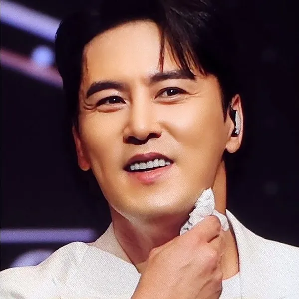 Popular photo full of fans’ love for Jang Minho