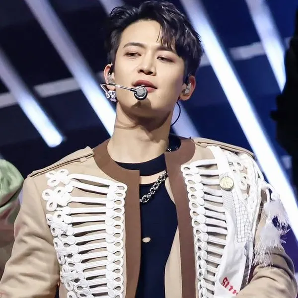 The most loved look of Choi Minho today