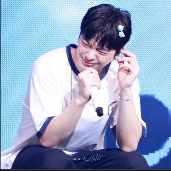 The most loved look of Yook Sungjae today