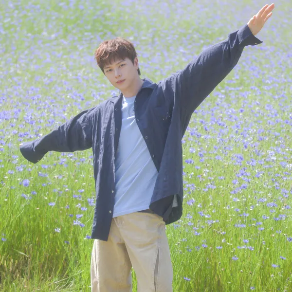 The most loved look of Yook Sungjae today