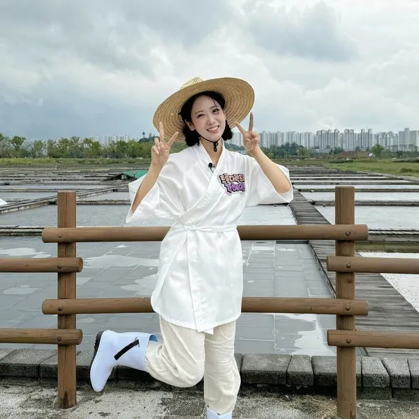 Popular photo full of fans’ love for Kang Hyeyeon