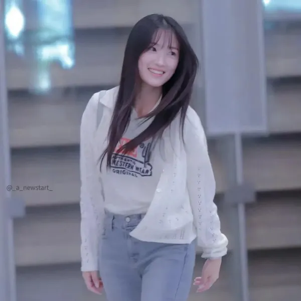 The most loved look of Kim Hyeyoon today