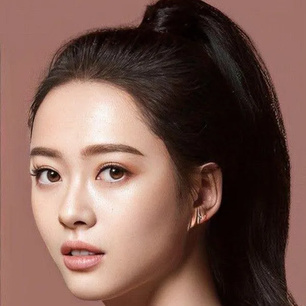 The most loved look of Go Ara today