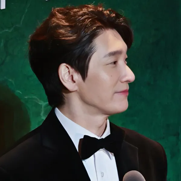 The most loved look of Cho Seungwoo  today