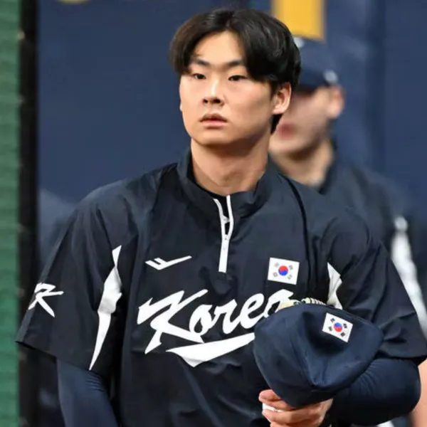 The most loved look of Kwak Dogyu today