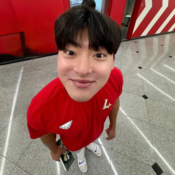 Foto profil terbaik Jo Byeonghyeon hari ini di Choeaedol Celeb